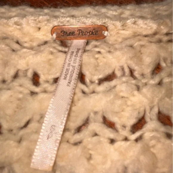 Free People knitted sweater in cream. Size small women’s - Picture 3 of 7